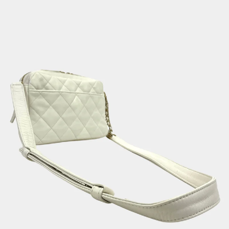 Women's handbags evening-glam -CHANEL 2022 Small Chain-Link Quilted Camera Bag