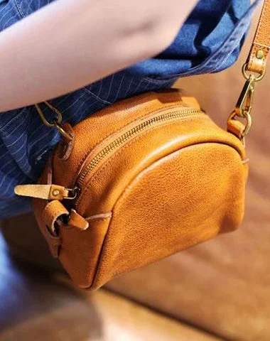 Women's shoulder bag pro apparel -Vintage Womens Brown Leather Small Saddle Shoulder Bag Green Round Leather Shaped Crossbody Purses Circle Bag