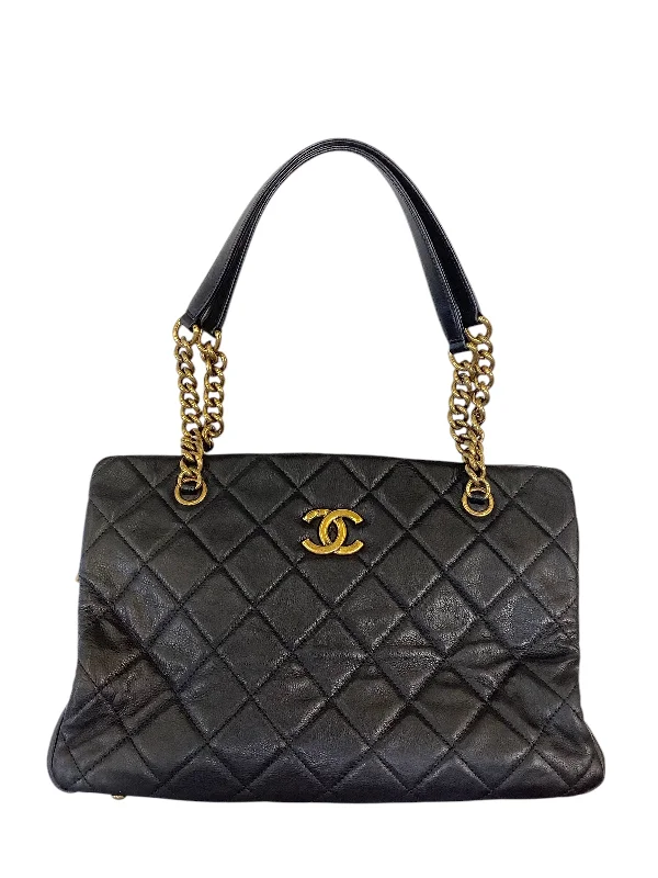 Women's handbags oversized-bold -Handbag Luxury Designer By Chanel, Size: Medium